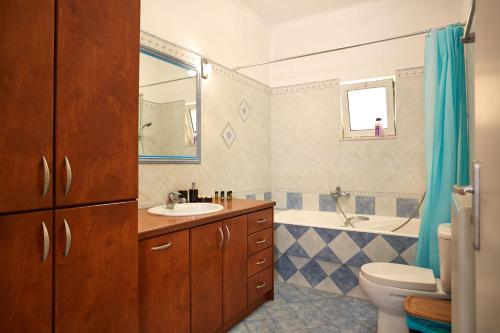 Sylvias Stylish Apartment