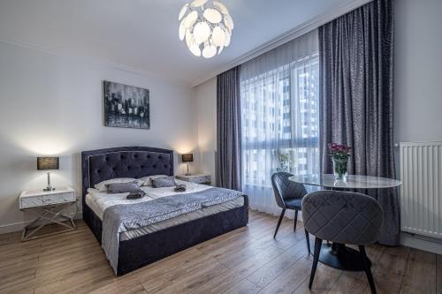 Foto Private parking, secure building - Central apartments Old Town & Main Station 3