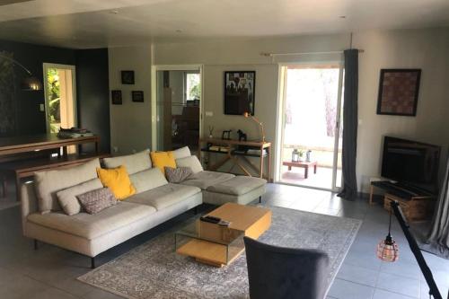 Photo de la galerie de l'établissement Spacious house with swimming pool, à Montpellier