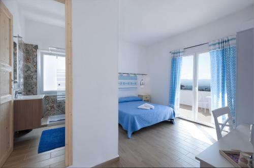 Gallery image of BeB con piscina Villa del Borgo in Badesi