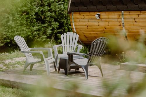 Photo de la galerie de l'établissement logement insolite sous forme de tonneau 1 Domaine les Hirondelles, à Domessin