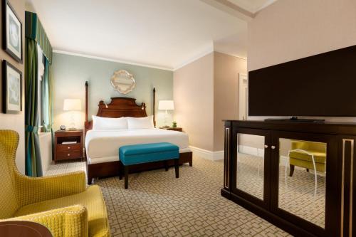 Un ou plusieurs lits dans un hébergement de l'établissement Fairmont Chateau Laurier