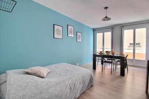 Posteľ alebo postele v izbe v ubytovaní Studio Le Bourbon (31m²)