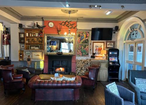 Armstrong Manor – Photos 3