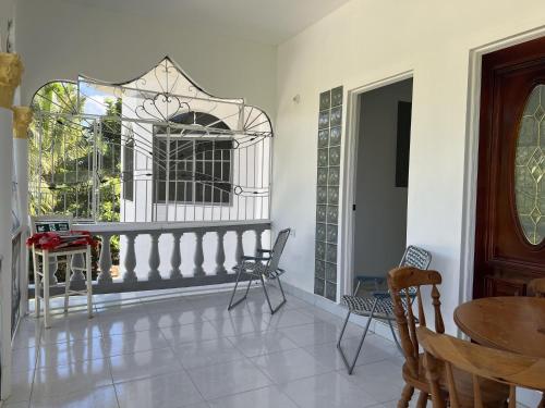 Balkon atau teras di Thebreeze can accommodate up to 30 people