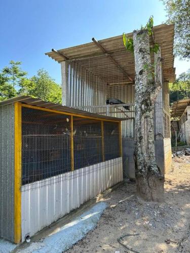 Bangunan di mana terletaknya rumah percutian