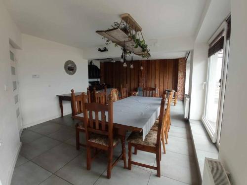 Televisyen dan/atau pusat hiburan di Stodoła z widokiem