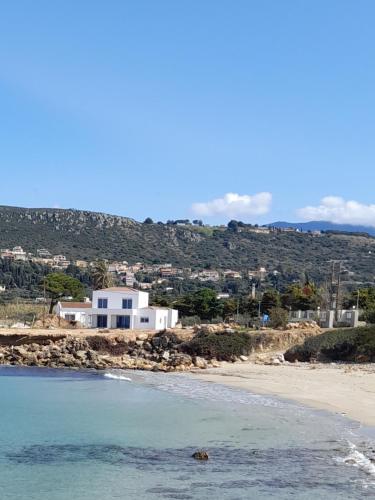 BEACH WHITE VILLAs three bedroom