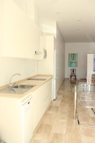 Nuevo Estudio moderno, agradable y cómodo