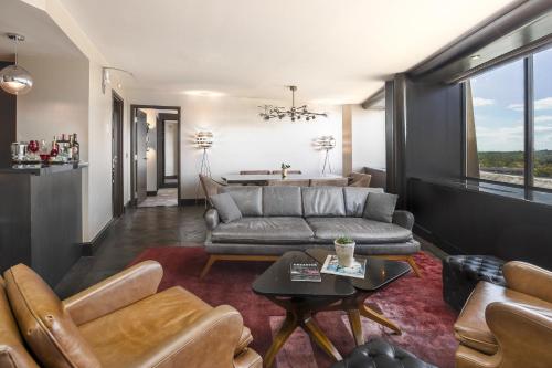 Ruang duduk di The Watergate Hotel Georgetown