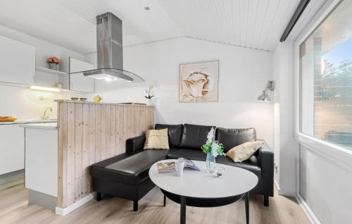 Una cocina o cocineta en Holiday Home Blåvandvej Blåvand Xii