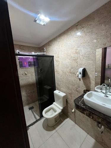Phòng tắm tại Pousada Azul Ms
