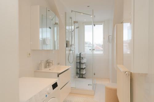 Comfy APT for 4-6, 5 min to center, metro & free parking
