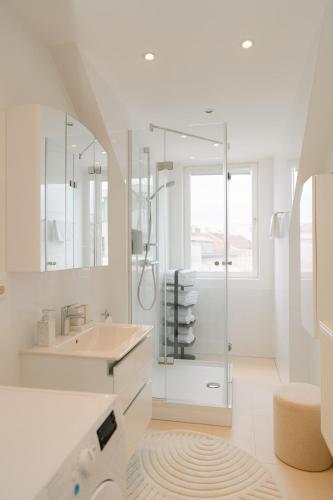 Comfy APT for 4-6, 5 min to center, metro & free parking