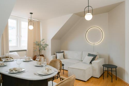 Comfy APT for 4-6, 5 min to center, metro & free parking