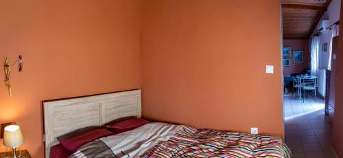 Ένα ή περισσότερα κρεβάτια σε δωμάτιο στο Xristina's sofita