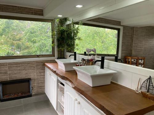 A bathroom at Das Gästehaus, Pucón, Casa de Huéspedes