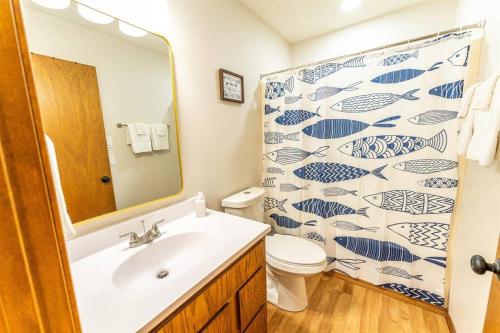 Un baño de Tribesman #21 Kay-Ker Bakers Cabin - on Table Rock Lake