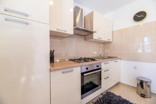 Apartments by the sea Baska, Krk - 22412