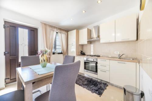 Apartments by the sea Baska, Krk - 22412