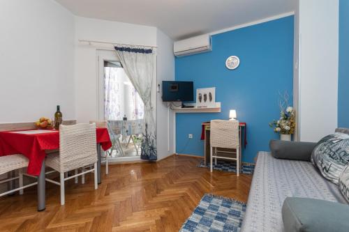Apartments with parking space Baska, Krk - 22413