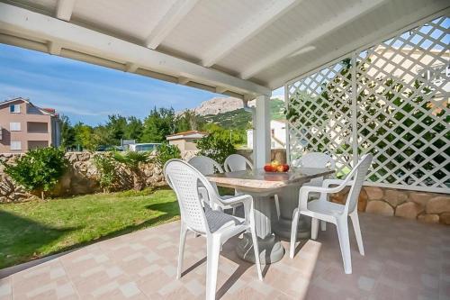 Apartments with parking space Baska, Krk - 22415