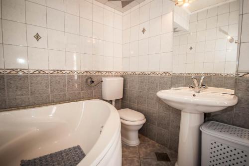 Apartments with parking space Baska, Krk - 22414