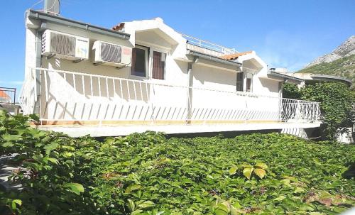 Apartments with a parking space Baska Voda, Makarska - 22465