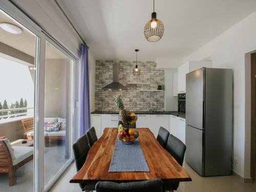 Apartments with parking space Seget Donji, Trogir - 22549