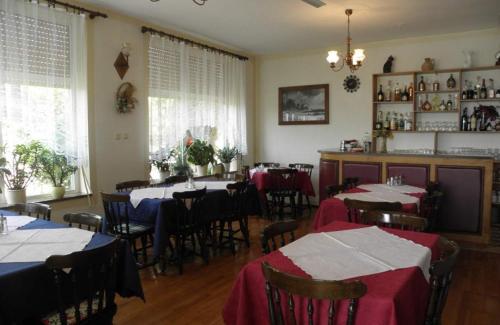 Apartments by the sea Barbat, Rab - 22564