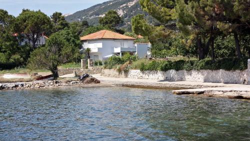 Apartments by the sea Barbat, Rab - 22564