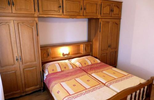 Apartments by the sea Barbat, Rab - 22564
