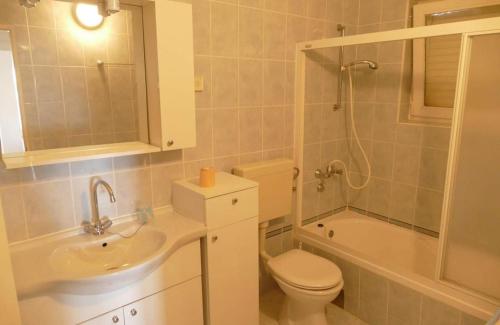 Apartments by the sea Barbat, Rab - 22564