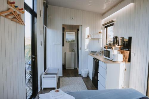 A kitchen or kitchenette at The Melaleuca