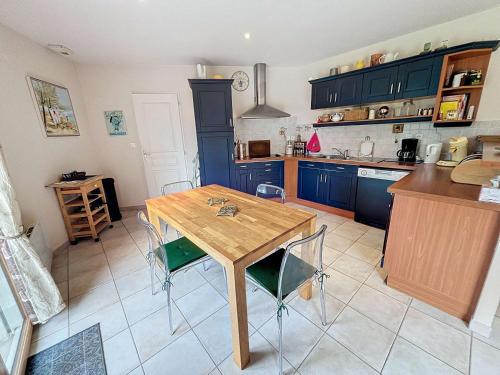 Photo de la galerie de l'établissement Villa contemporaine: terrasse, jardin clos, 4 chambres, proche mer et attractions - FR-1-361-74, à Saint-Pair-sur-Mer