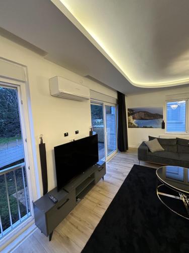 Fotografie z fotogalerie ubytování Very close to the city and the sea Deluxe Villa 2 v destinaci Dosemealti