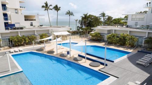 an image of the pool at the oceanfront resort at Vistablue @ the Bay in Urangan
