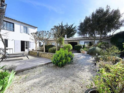 Maison de charme aux Portes-en-Ré avec jardin, proche plages et commerces - FR-1-434-110