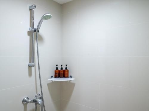 Un baño de VELA Dhi GLOW Pratunam