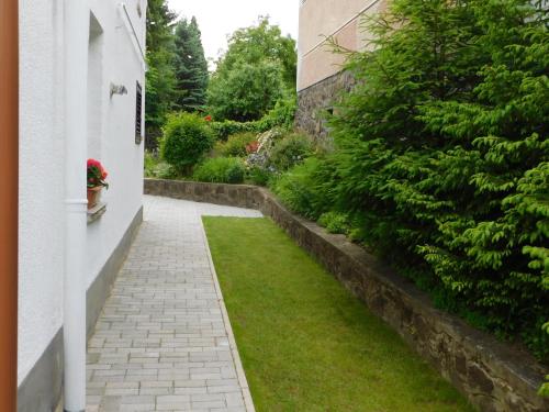 Un jardín fuera de Fenyő Vendégház