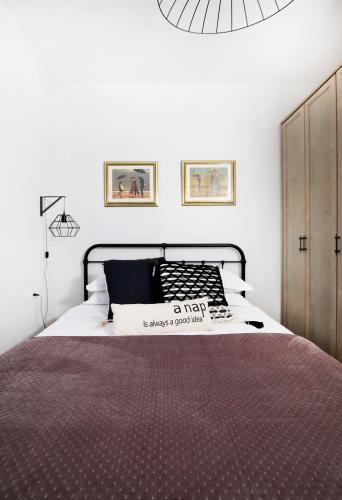 Una cama o camas en una habitación de 54You