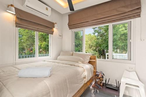 Brand New Beachfront & Secluded Tiny House