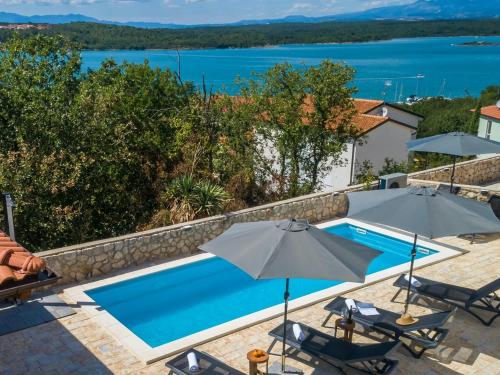 Villa CAPRI with heated pool and sea view on Krk island