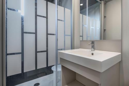 Ένα μπάνιο στο Piscine - Séjour à Guérande - 3 chambres