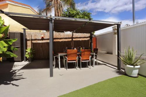 GARDEN HOUSE
