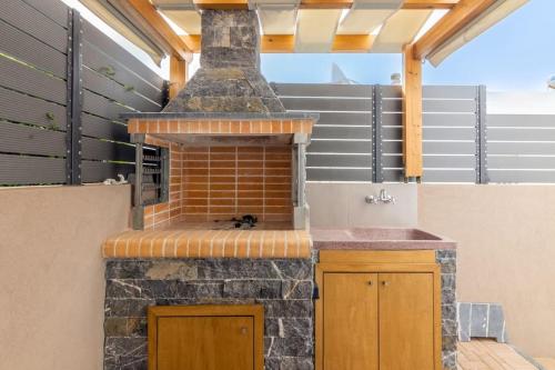 Billede fra billedgalleriet på Luxury Four Season Villa by the sea i Gázion