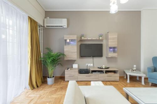 The HostMaster Urban Athenian Escape
