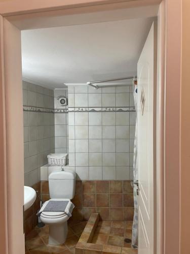 Koupelna v ubytování Vythos Rooms