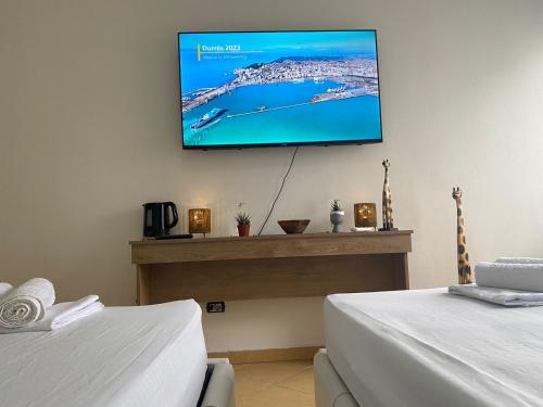 TV/trung tâm giải trí tại Nicole Apartments Rental