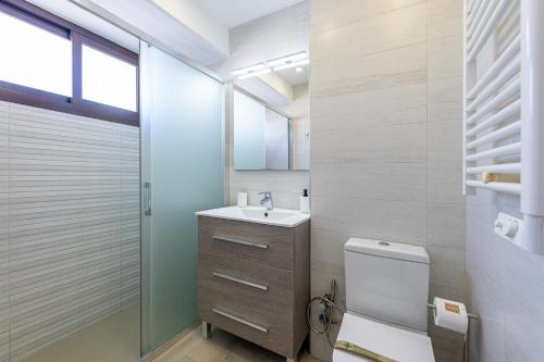 797 HOLIDAY RENTALS - Renovado apartamento con hermosas vistas